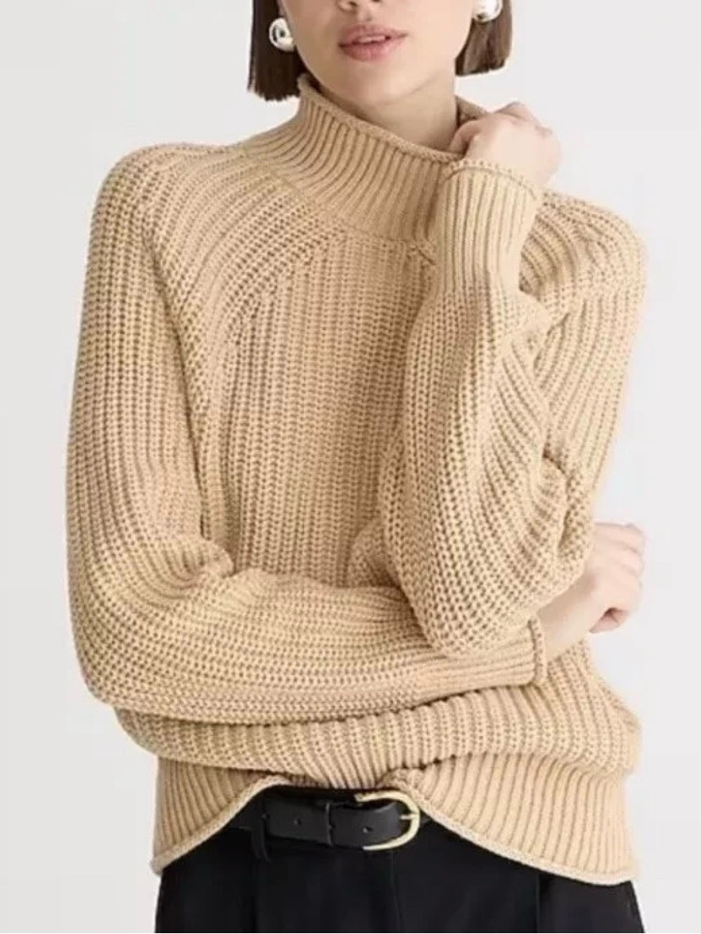 Women's Chunky Turtleneck Sweater in Beige